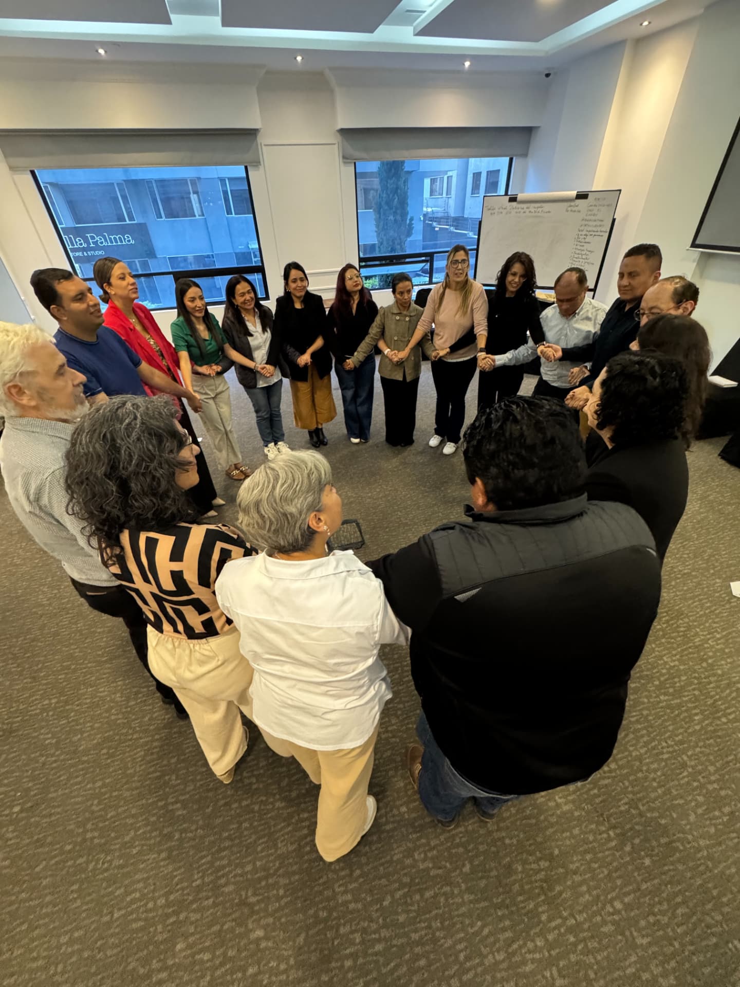 Ronda de participantes compartiendo aprendizajes